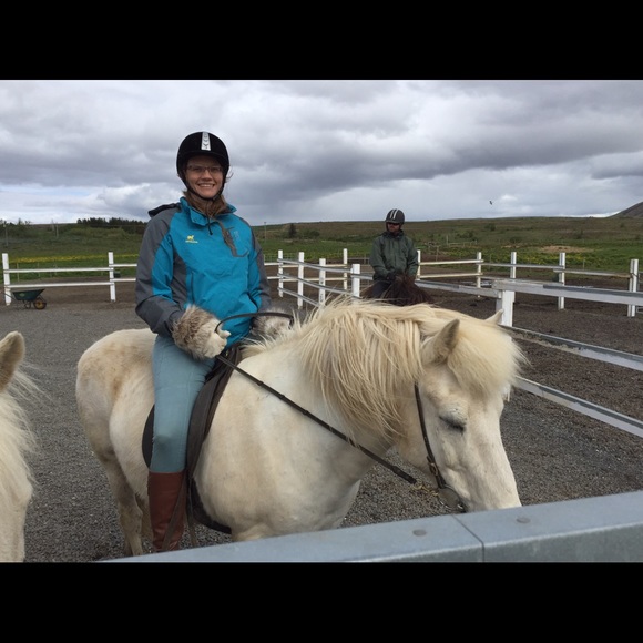 Meet your Posher, Amy - Picture 5 of 5